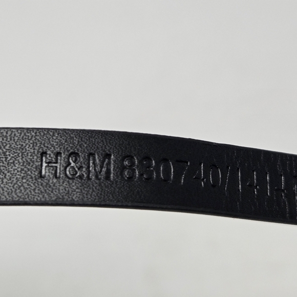 H&M BLACK SKINNY FAUX LEATHET BOW FRONT BELT ONE PRONG CLOSURE WOMEN OS - Picture 7 of 12